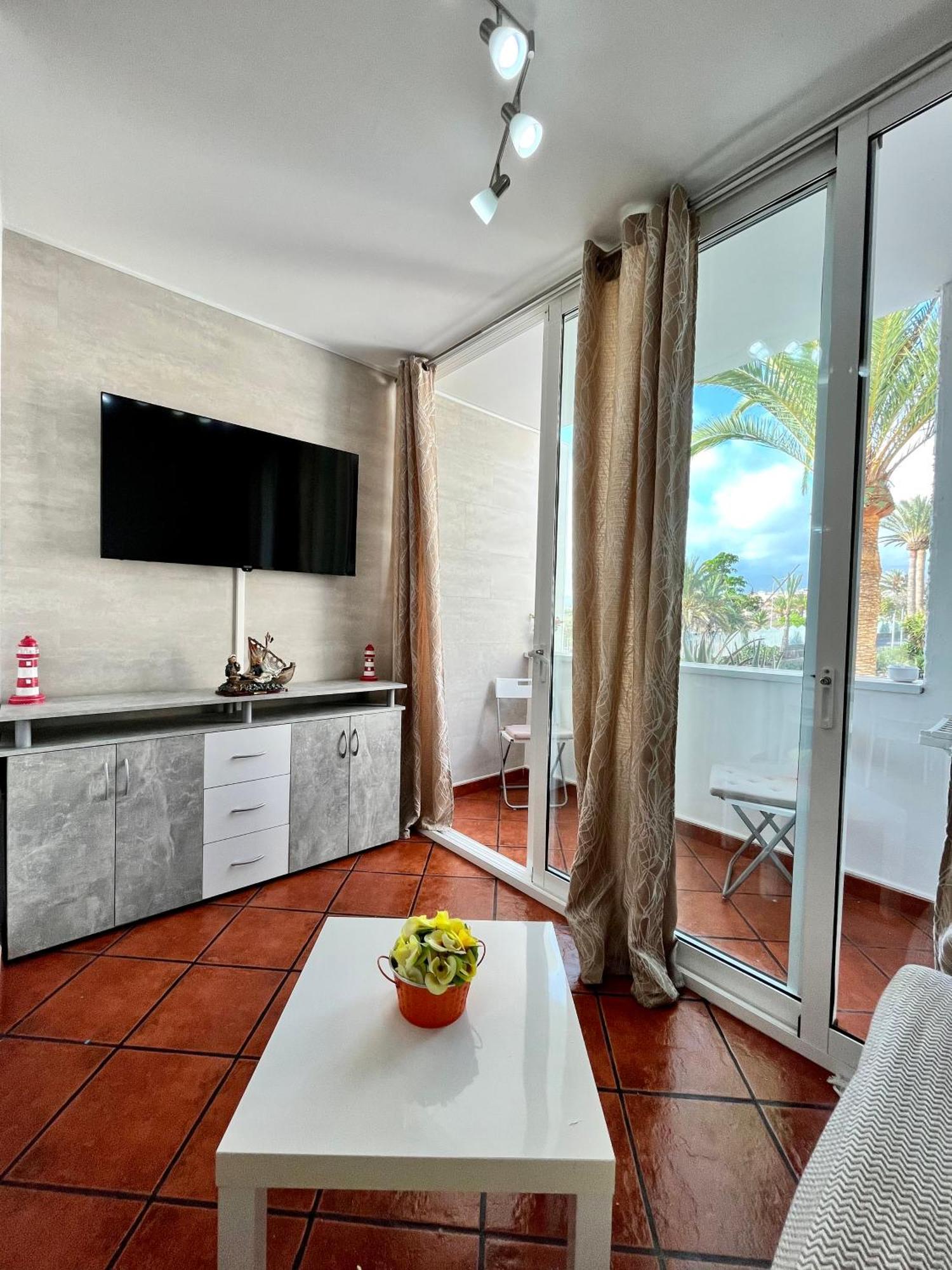 Primavera Holiday Apartment Арона Экстерьер фото